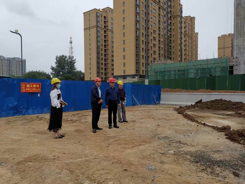 集團董事長孔德穩(wěn)趕赴新十八大街項目施工現(xiàn)場、王水生產(chǎn)基地視察工作